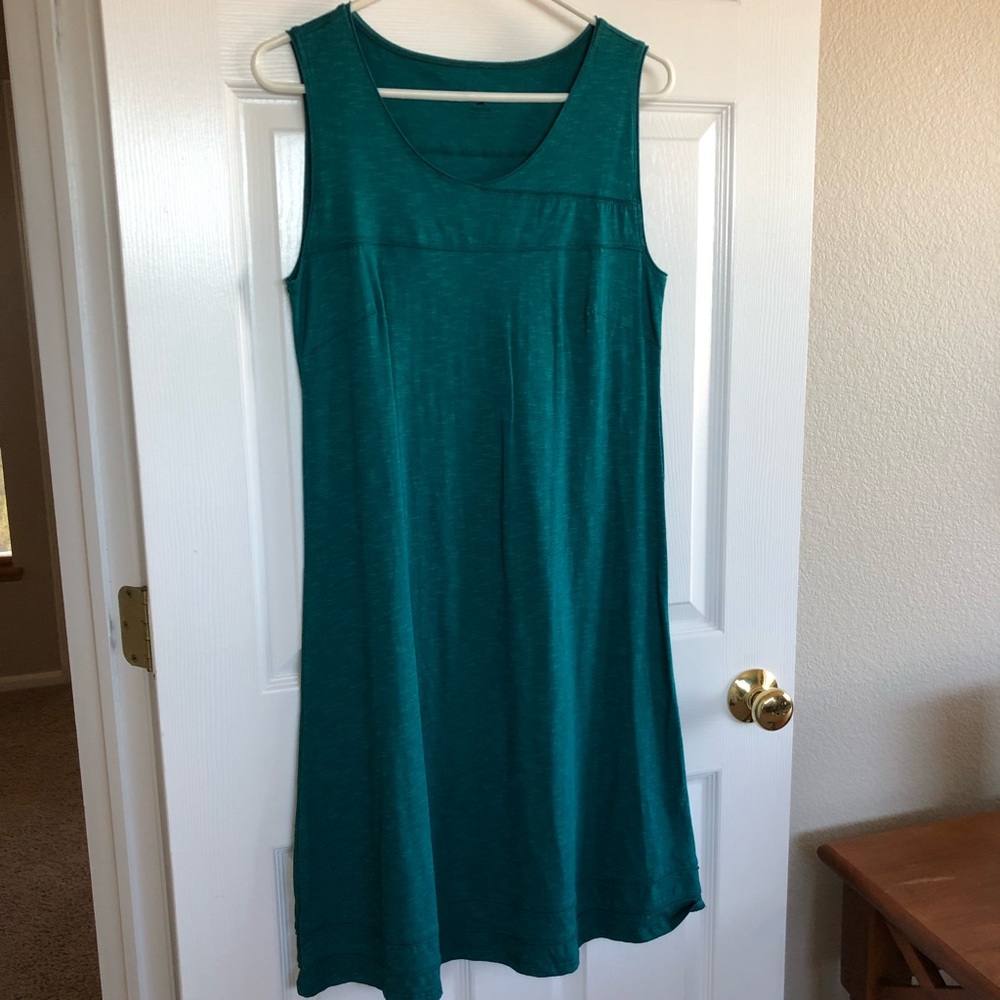 Green casual dress